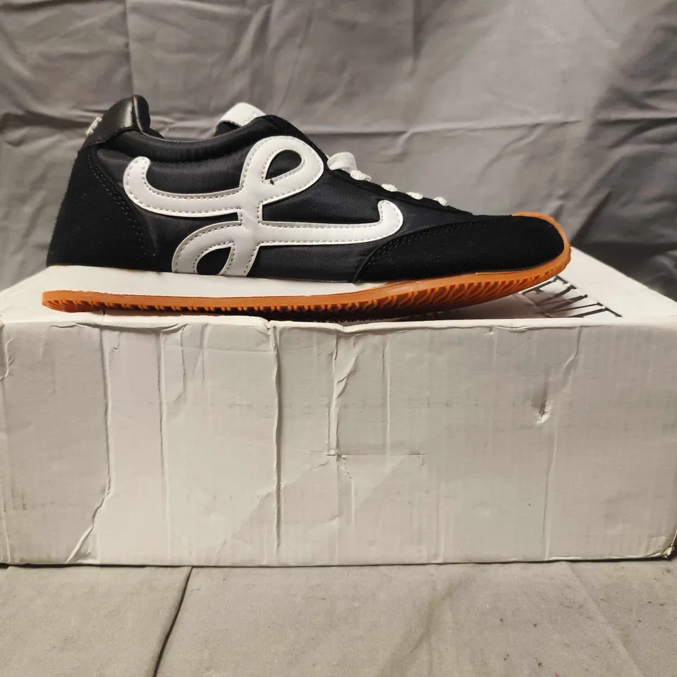 BOXED PAIR OF LOEWE TRAINERS IN BLACK/WHITE SIZE UK 5