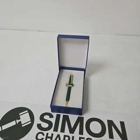GREEN PEN IN BLUE PRESENTATION BOX 