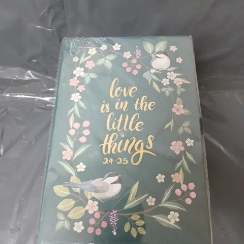 APPROXIMATELY 9 24/25 DIARIES FLORAL AND BIRD DESIGN