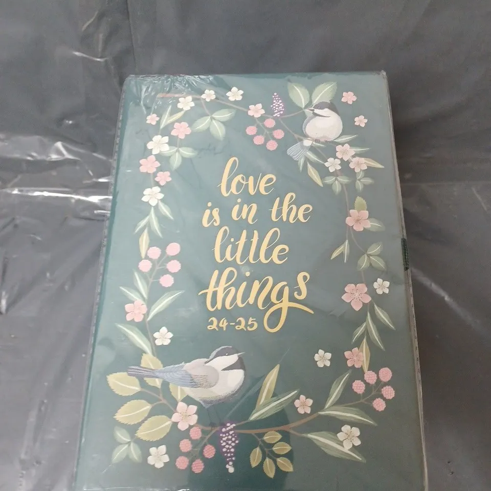 APPROXIMATELY 9 24/25 DIARIES FLORAL AND BIRD DESIGN