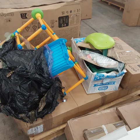 PALLET OF ASSORTED TRAMPOLINE PARTS AND YOUNG KIDS PLAY TOYS AND PIECES