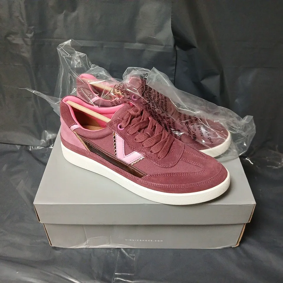 BOXED PAIR OF VIONIC MYLIE TRAINERS IN BURGUNDY - SIZE 6
