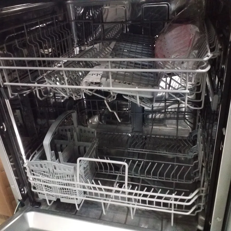 RUSSELL HOBBS WASHING MACHINE  - UNPROCESSED RAW RETURN
