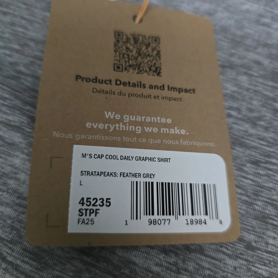 PATAGONIA MEN'S CAP COOL DAILY GRAPHIC SHIRT – FEATHER GREY – UK L