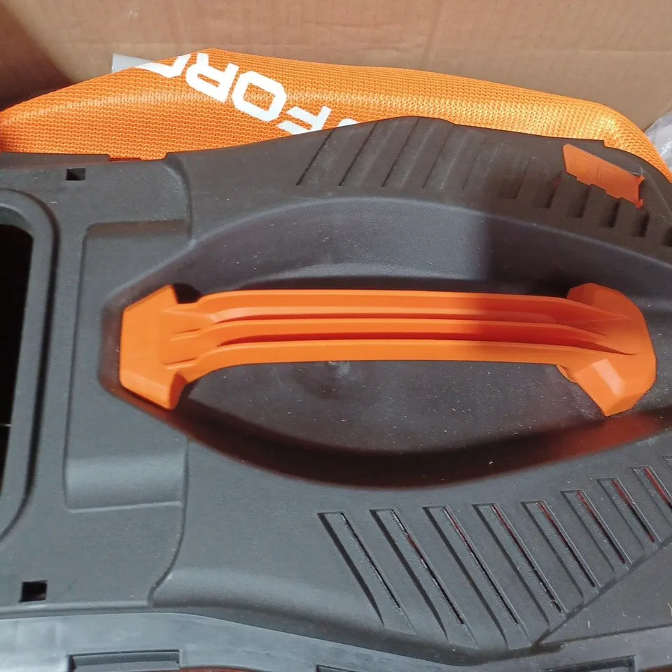 BOXED YARD FORCE 32CM LAWNMOWER AND TRIMMER