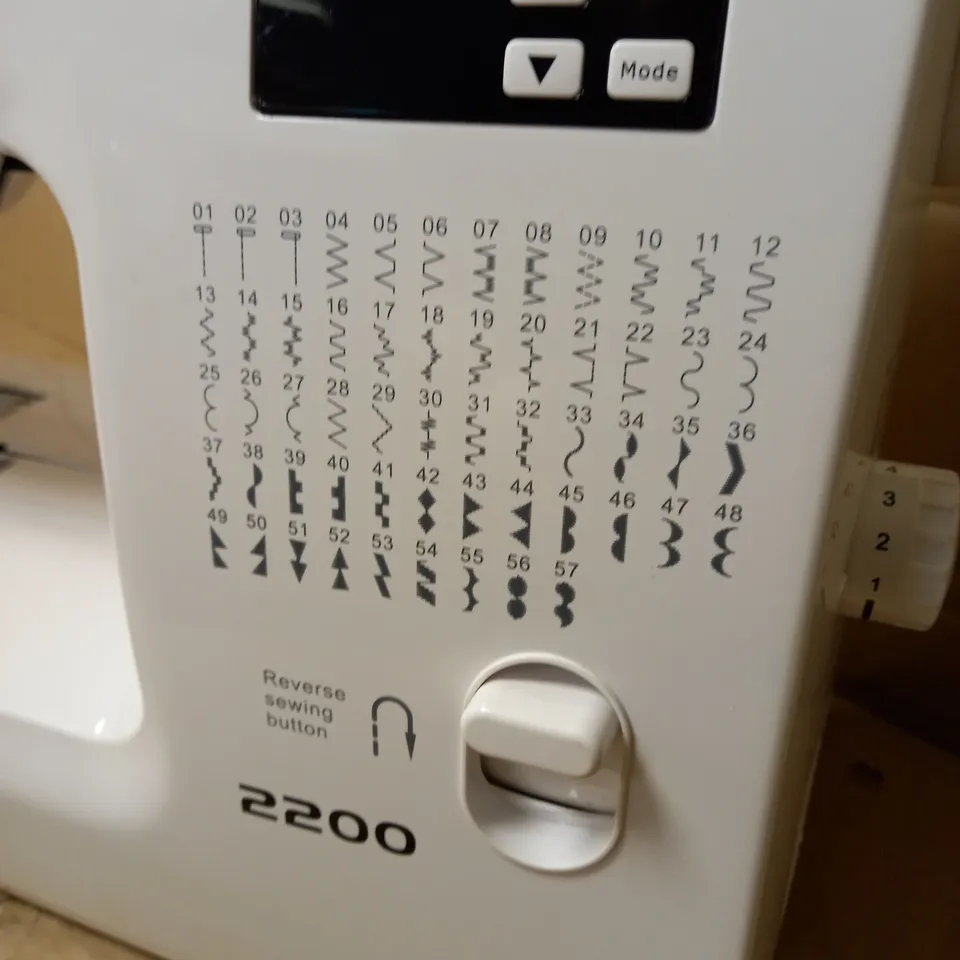 UTEN COMPUTER SEWING MACHINE 
