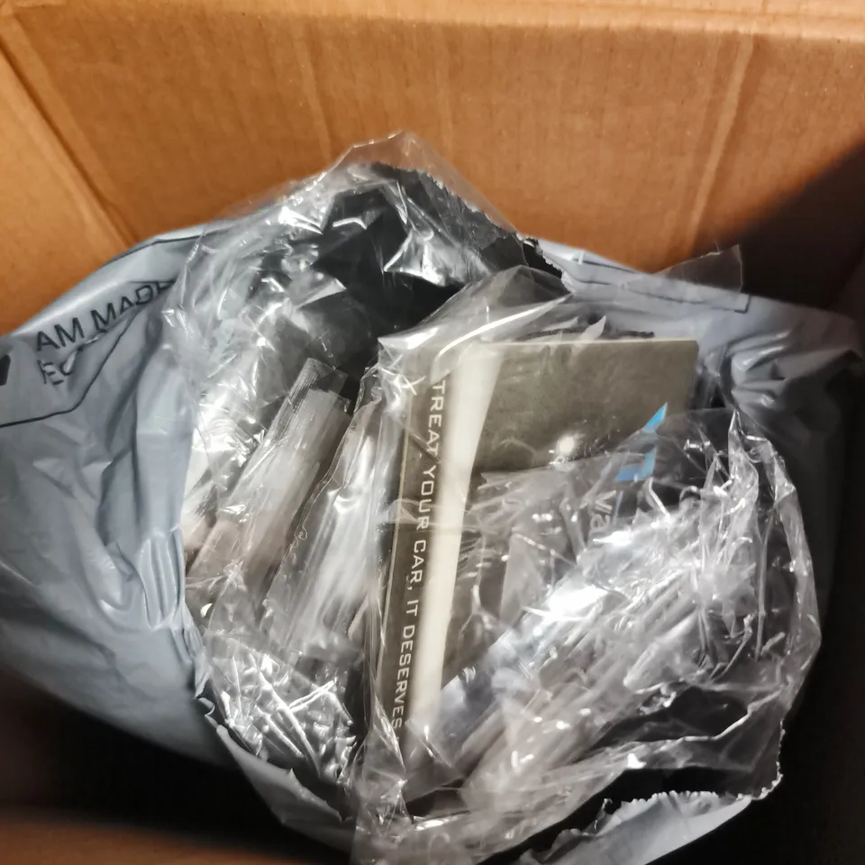 BOX OF APPROXIMATELY 100 VALET BAY CAR AIR FRESHENERS 