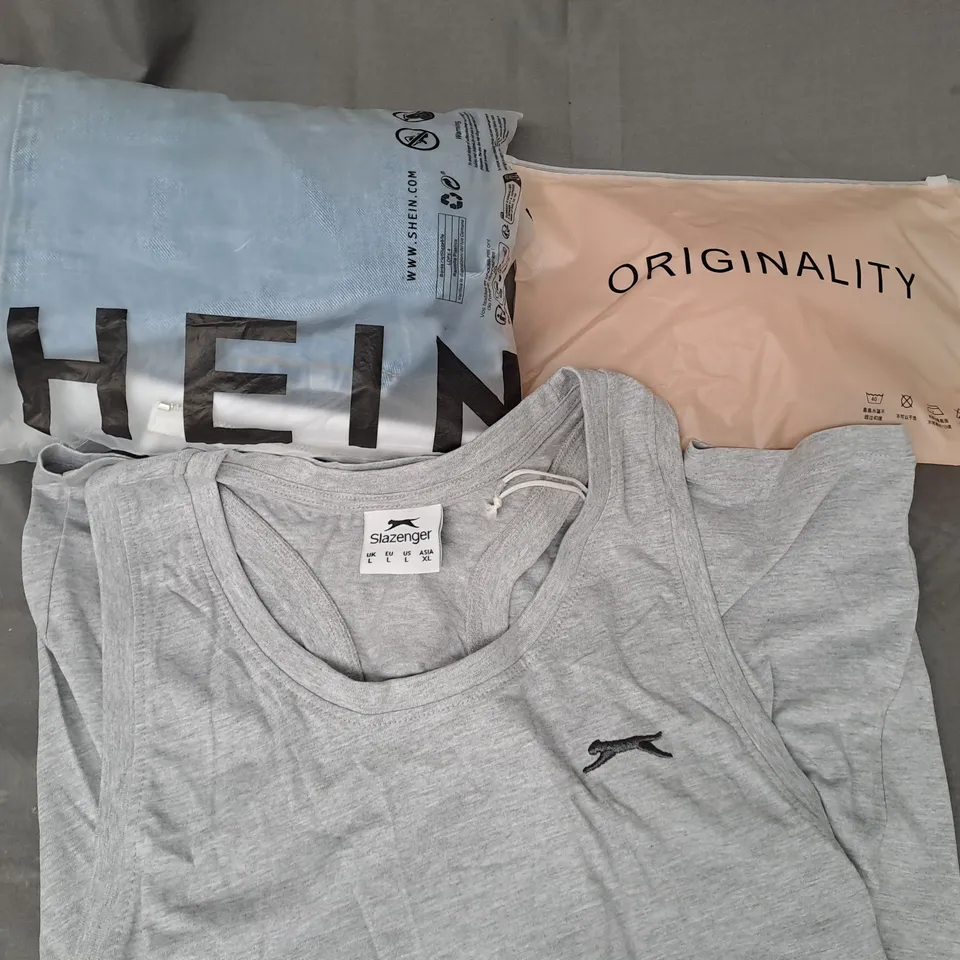 BOX OF APPROXIMATELY 20 ASSORTED CLOTHING & FASHION ITEMS IN VARIOUS STYLES AND SIZES TO INCLUDE SHEIN, ORIGINALITY, SLAZENGER, ETC