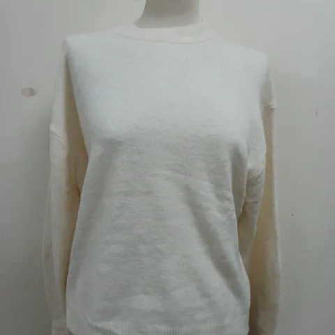 H&M POLYESTER JUMPER IN WHITE - SIZE SMALL