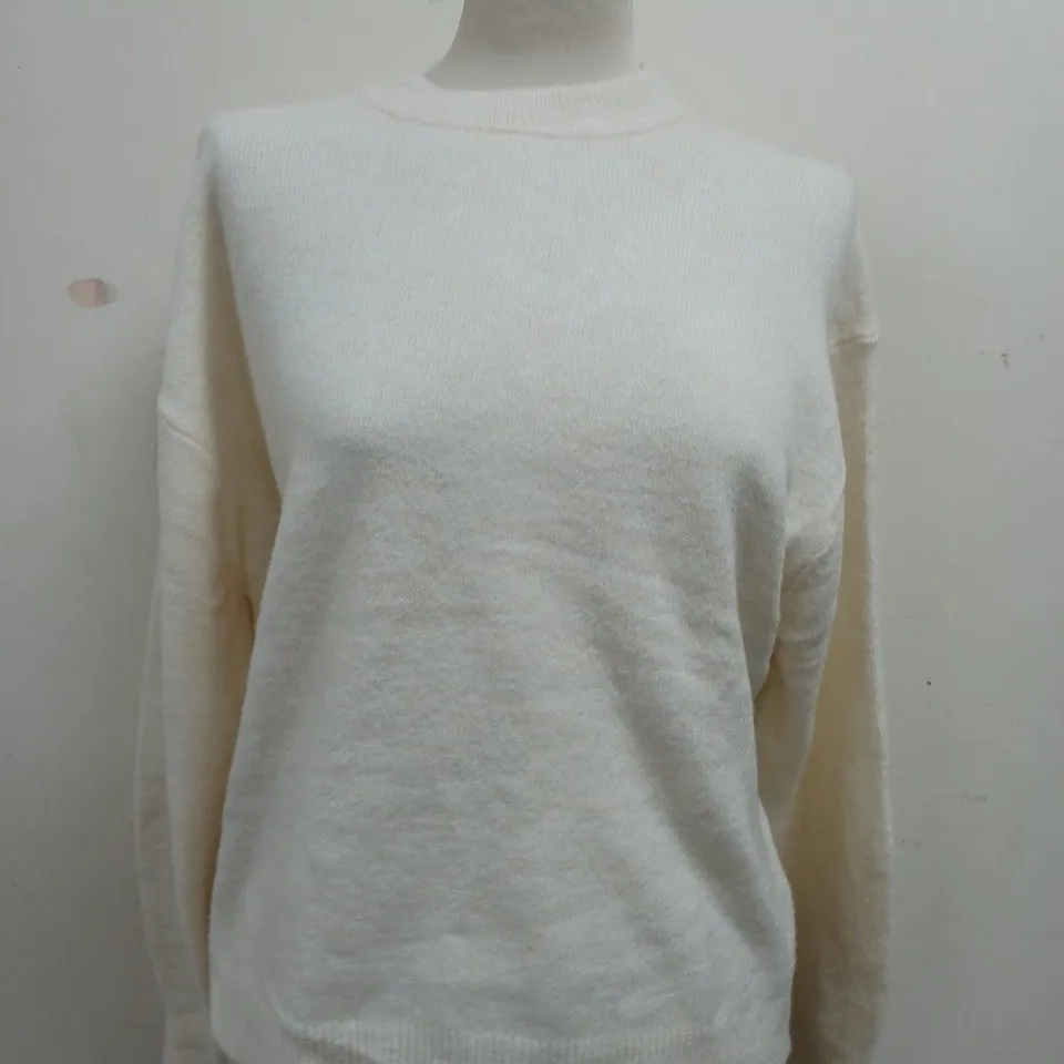 H&M POLYESTER JUMPER IN WHITE - SIZE SMALL