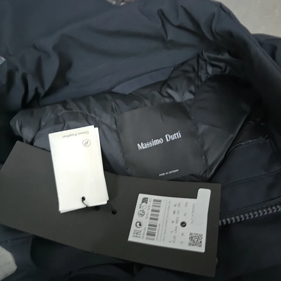 MASSIMO DUTTI MEN'S NAVY PADDED JACKET – TAG ATTACHED