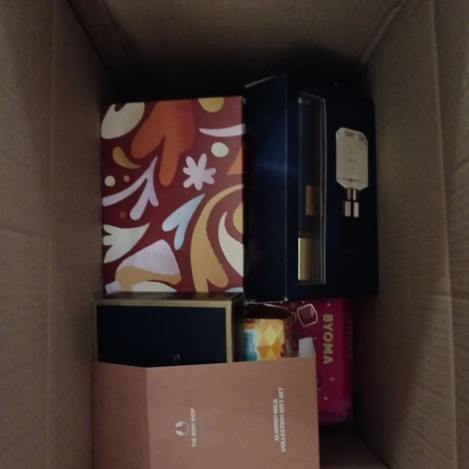 BOX OF APPROXIMATELY 6 ASSORTED COSMETIC BOXSETS TO INCLUDE BOOTS BOX AND NEALS YARD BOX