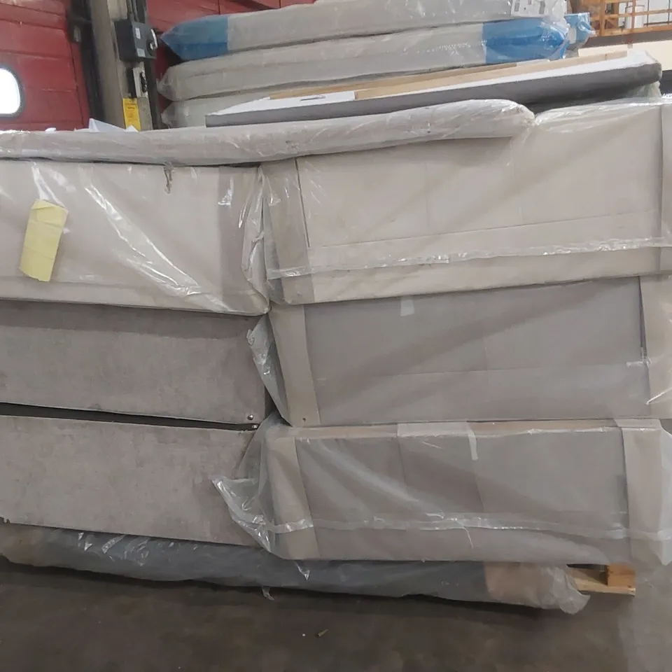 PALLET CONTAINING APPROXIMATELY 6x DIVAN BASE PARTS, 4x HEADBOARDS ECT