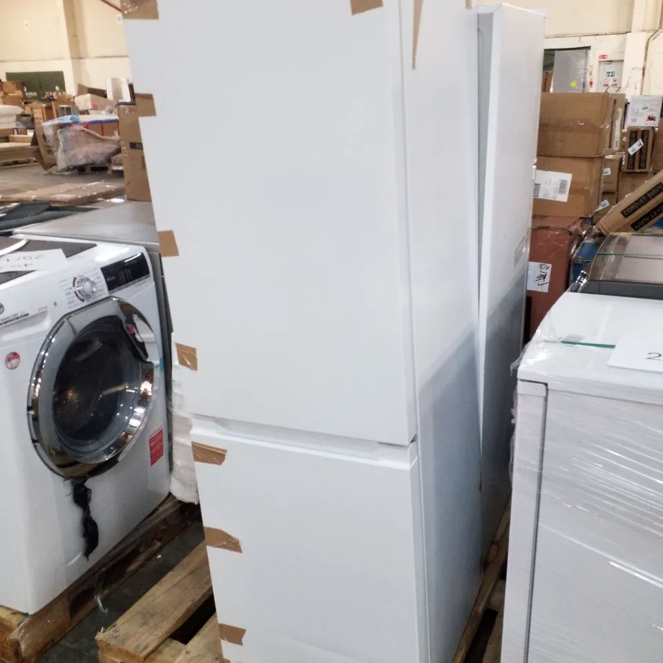 COMFEE FRIDGE FREEZER FREESTANDING 174L WHITE