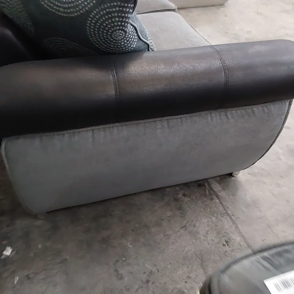 DESIGNER THREE SEATER SOFA BLACK FAUX LEATHER & GREY FABRIC WITH SCATTER CUSHIONS 