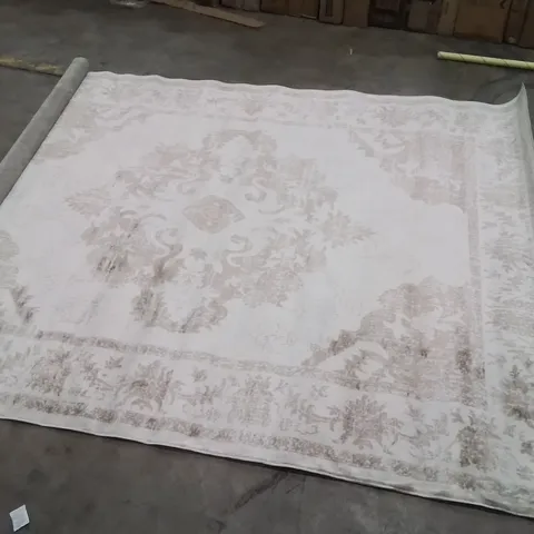 QUALITY DESIGNER AREA RUG APPROXIMATELY 280X200CM
