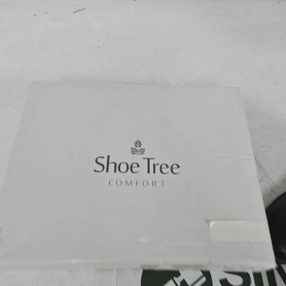 SHOE TREE COMFORT BRAMBLE BLACK PU CHELSEA ANKLE BOOTS – UK 4 (BOXED)