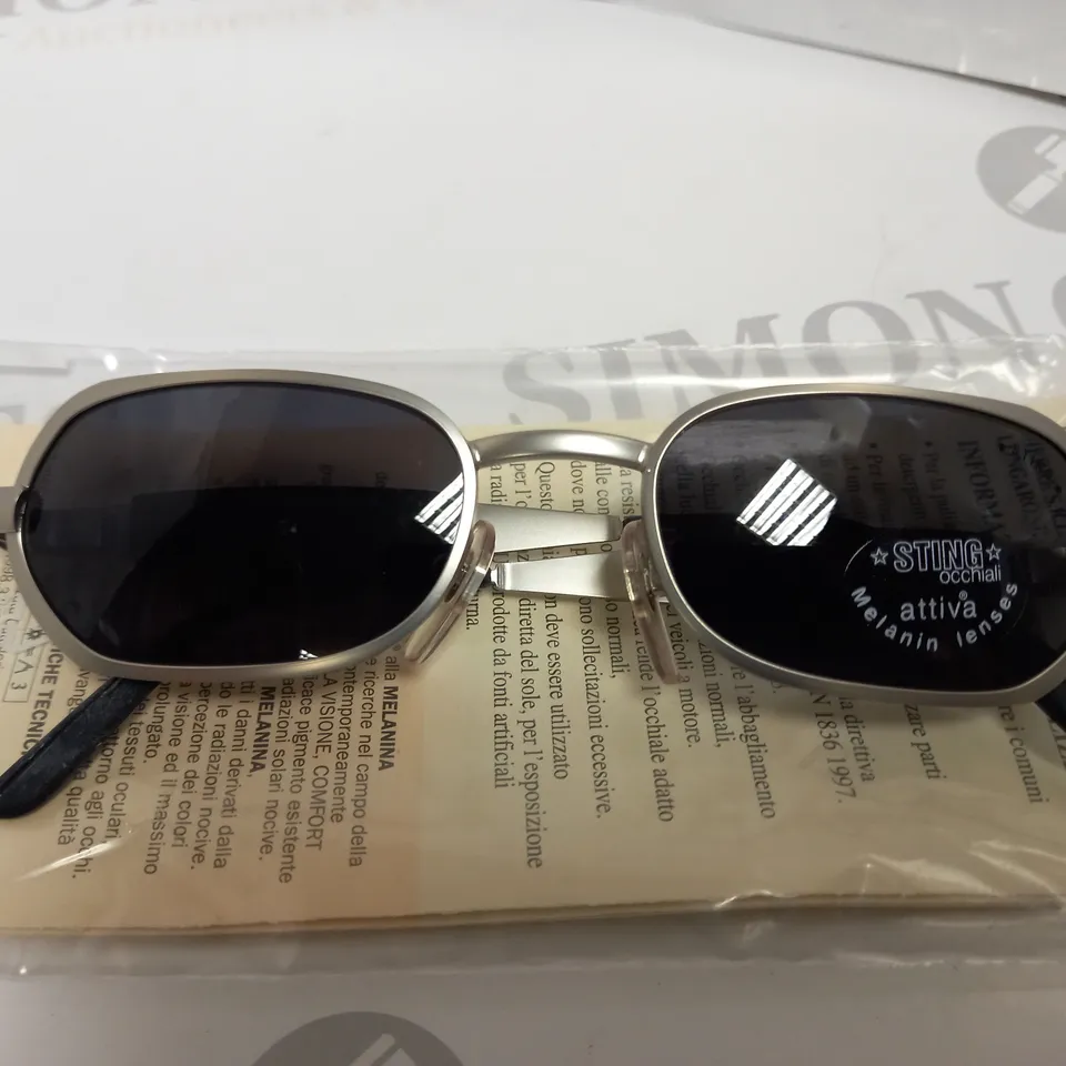 APPROXIMATELY 9 DIERRE STING SUNGLASSES - BOXED