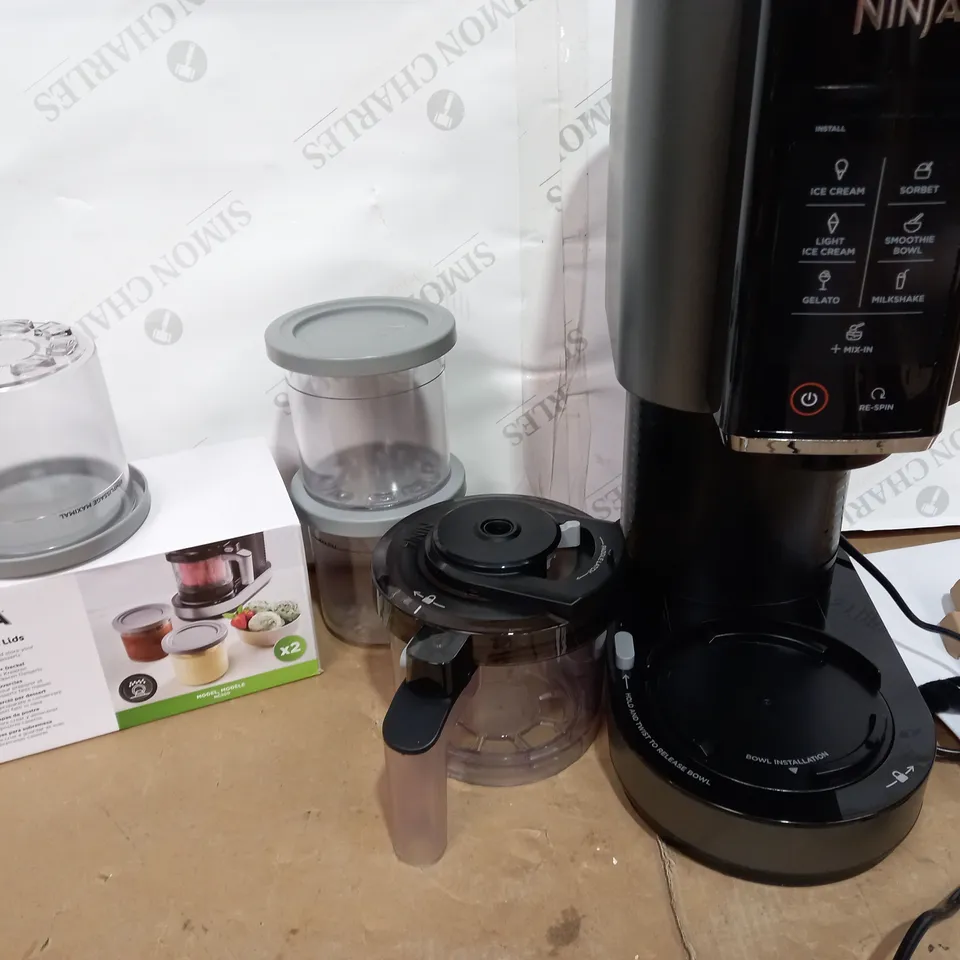 NINJA ICE CREAM & DESSERT MAKER WITH EXTRA DESSERT TUBS & LIDS