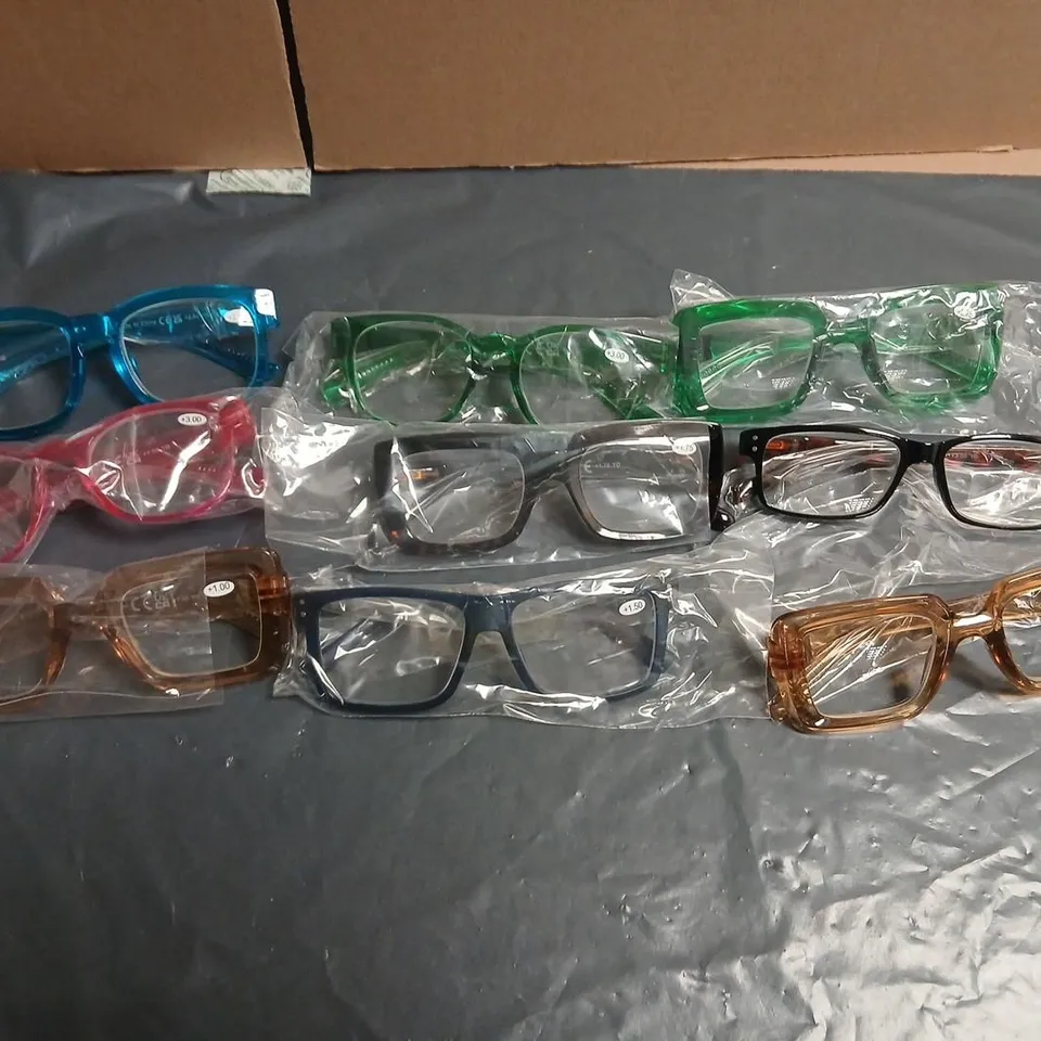 LARGE QUANTITY OF ASSORTED GLASSES