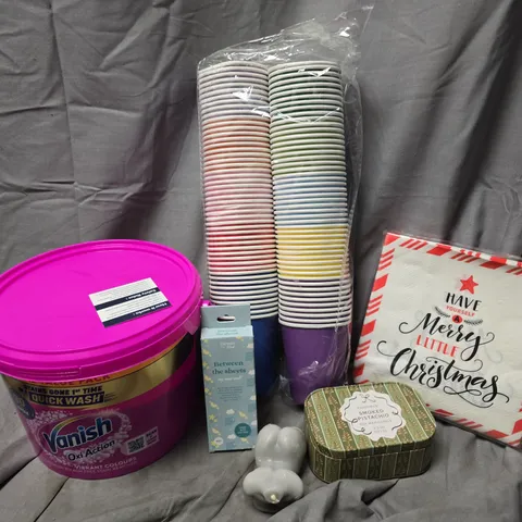 APPROXIMATELY 10 ASSORTED HOUSEHOLD ITEMS TO INCLUDE VANISH OXI ACTION, SMOKED PISTACHIO SOY WAX CANDLE, PAPER CUPS, ETC