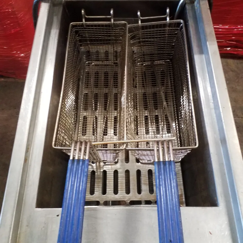 FALCON G401F NAT GAS FRYER WITH PUMPED FILTRATION