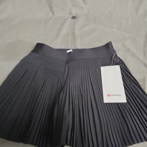 LULULEMON VARSITY HR PLEATED TENNIS SKIRT - 4