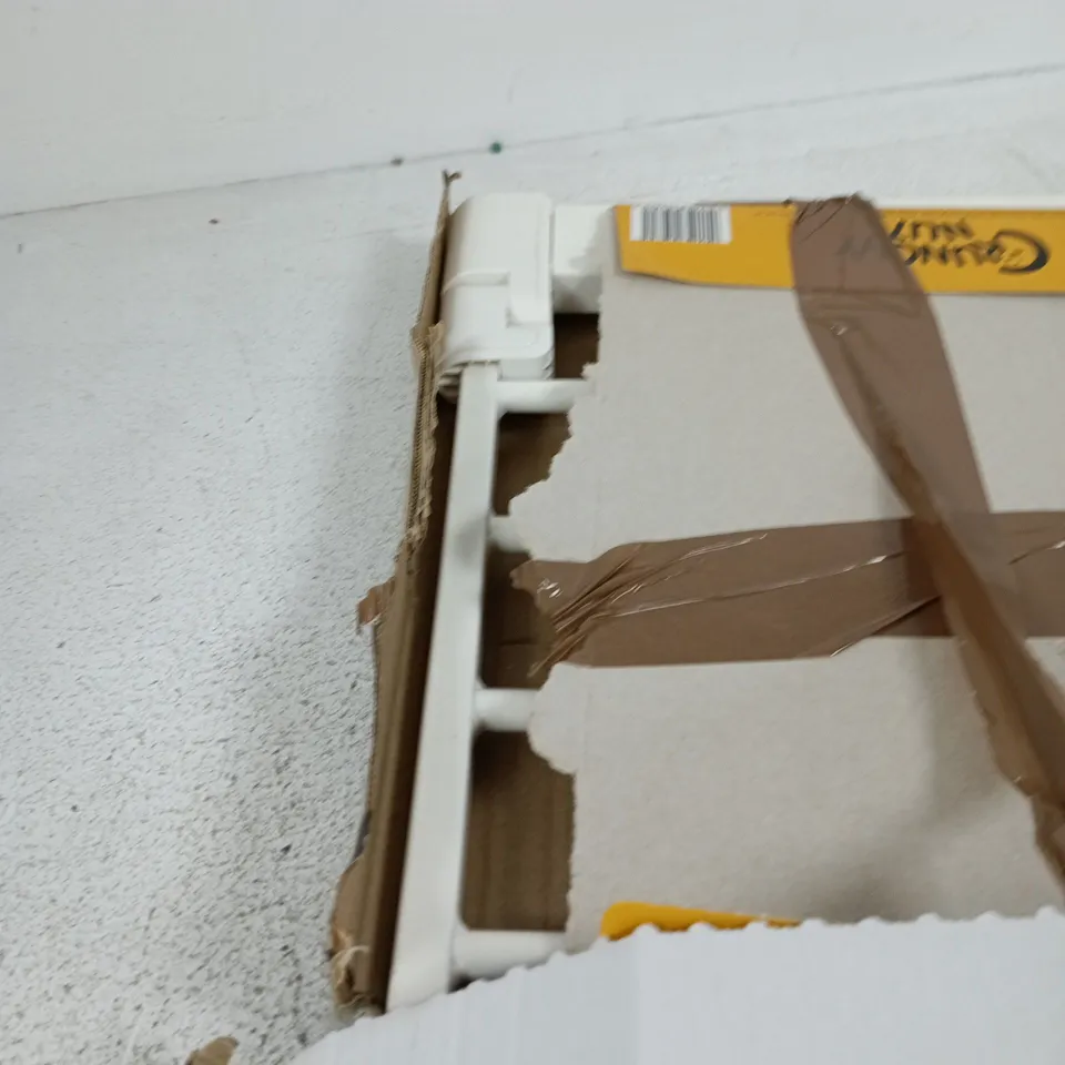 WHITE BABY SAFETY GATE