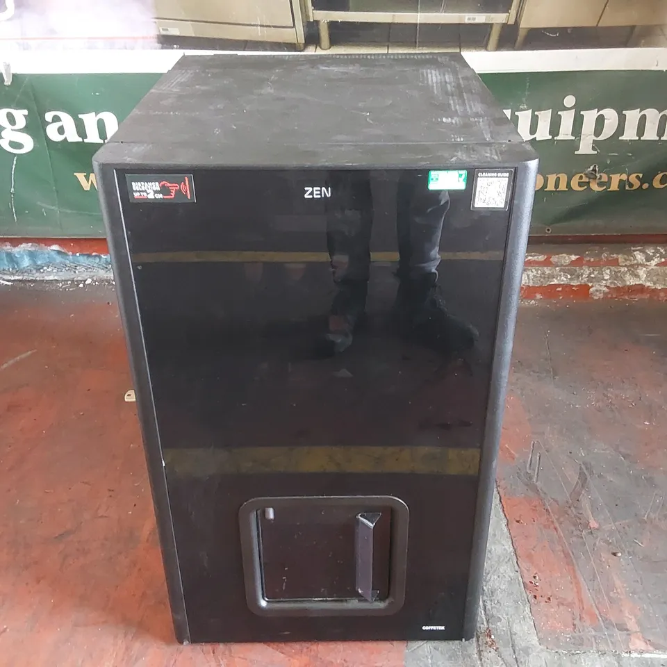 AZKOYEN ZEN 5 COMMERCIAL COFFEE VENDING MACHINE