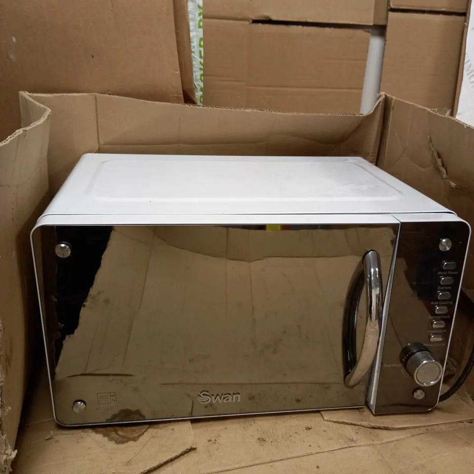 SWAN 20L MICROWAVE - WHITE RRP £64.99