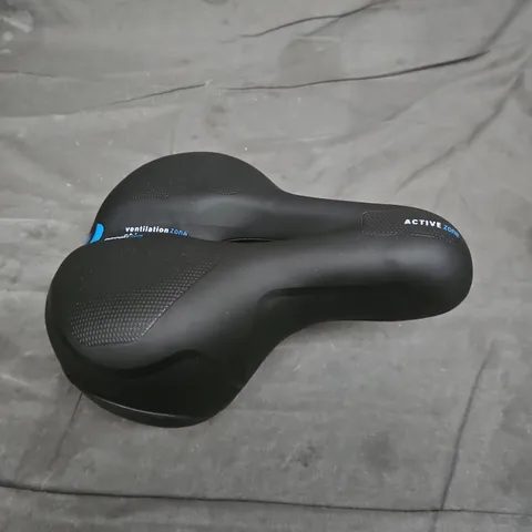 Black bicycle saddle with ventilation zones – ACTIVE Zone