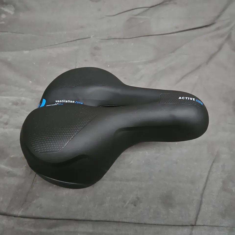 Black bicycle saddle with ventilation zones – ACTIVE Zone