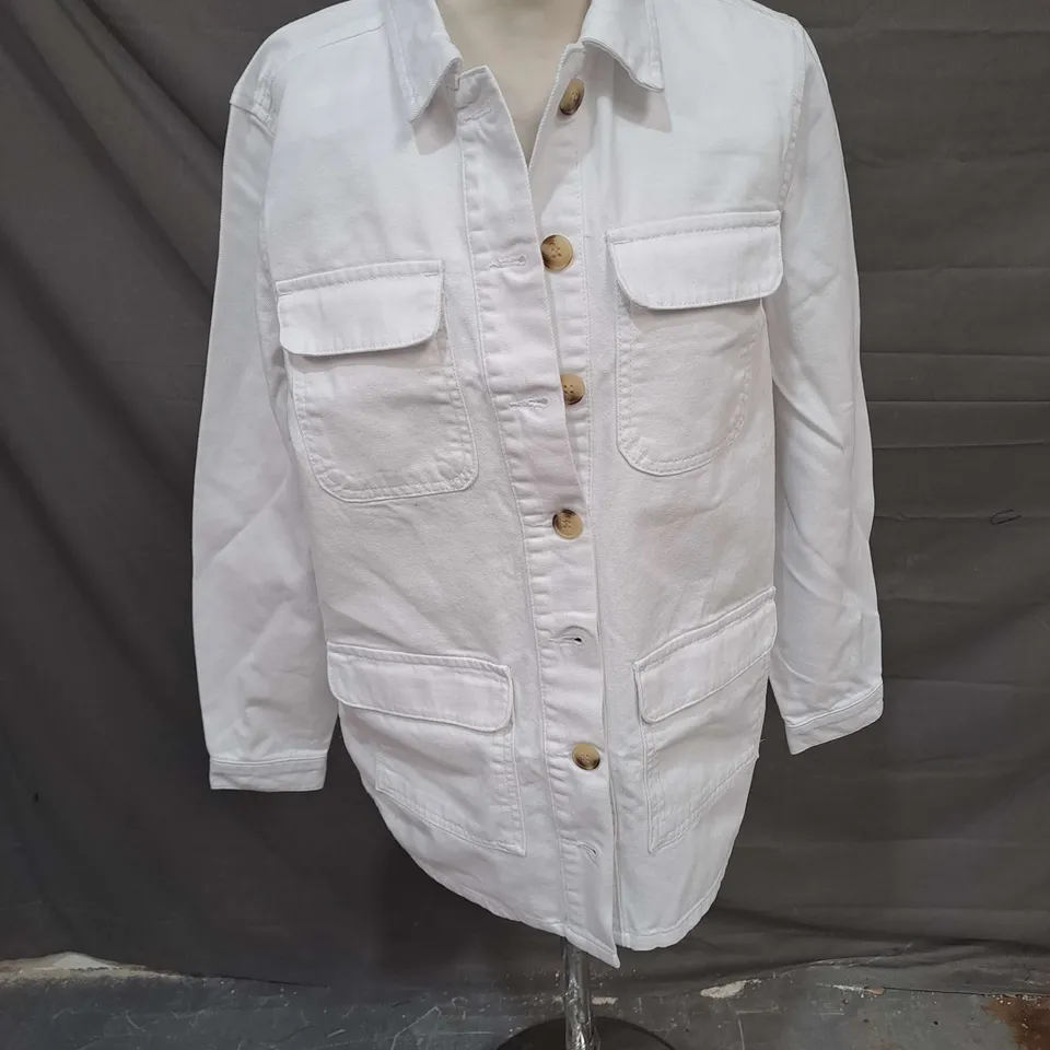 CREW CLOTHING COMPANY DENIM 4 POCKET JACKET IN WHITE SIZE 10