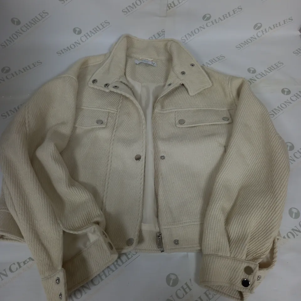 MICHELLE KEEGAN CROPPED CREAM JACKET WITH BUTTONS - SIZE 12 