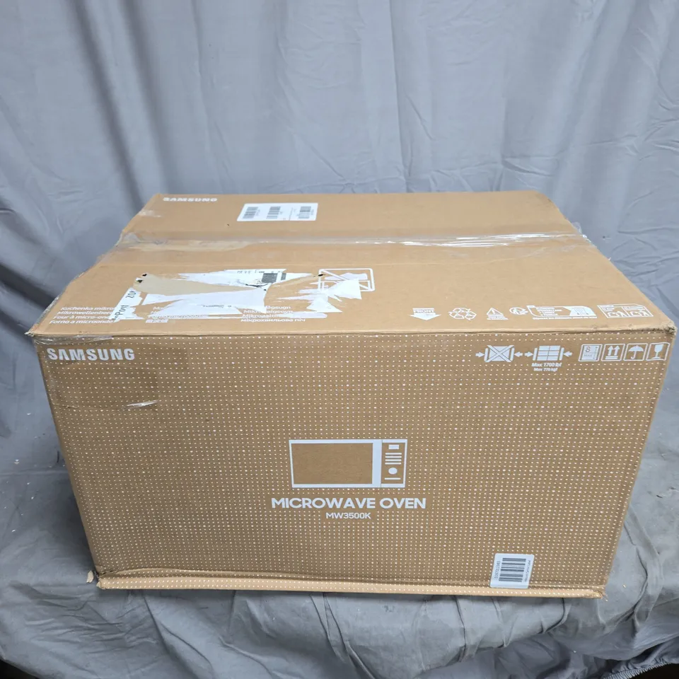 BOXED SAMSUNG MS23K3513AK/EU SOLO 23L MICRCOWAVE OVEN - COLLECTION ONLY