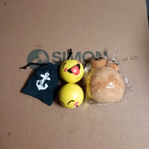 LARGE QUANTITY OF ASSORTED TOYS AND GAMES TO INCLUDE - SQUISHY BALLS, SMALL TEDDY & FANTASY GAME DICE ETC 