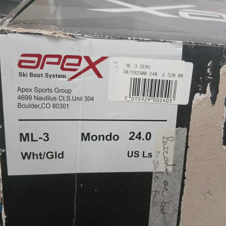 APEX ML-3 SKI BOOTS – DEMO, WHITE/GOLD, MONDO 24.0