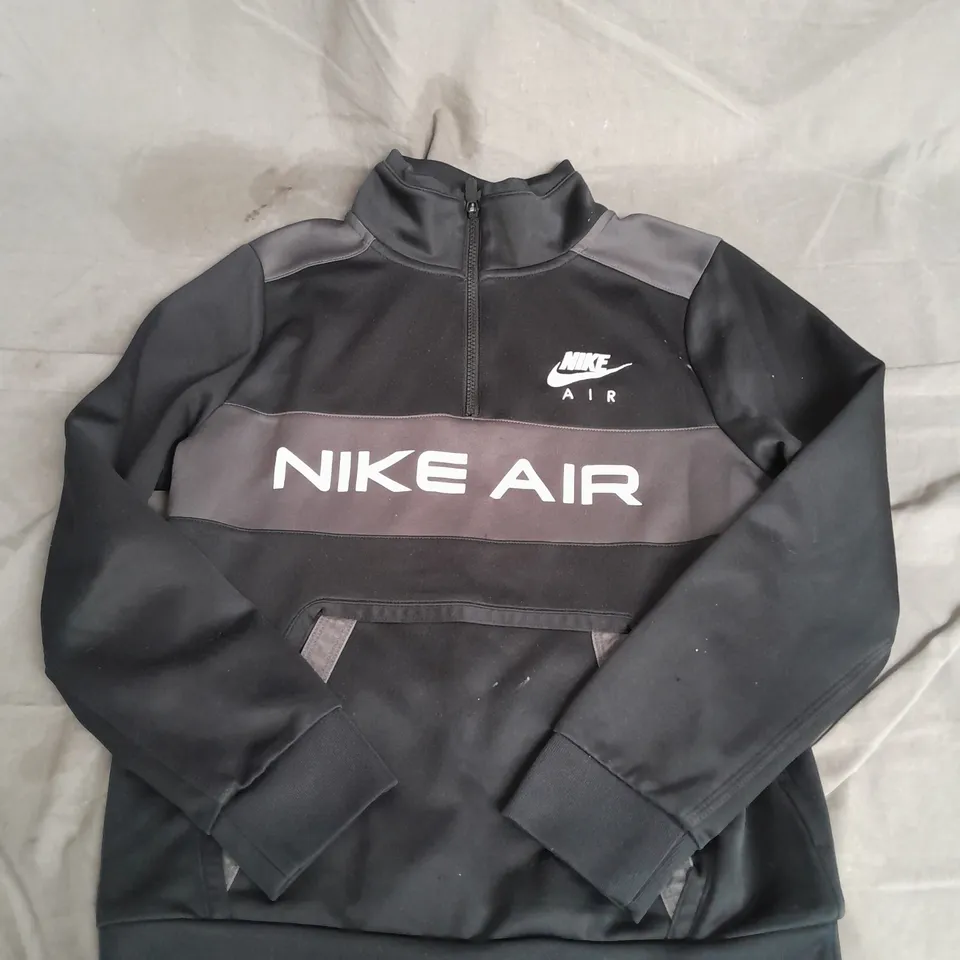 NIKE AIR 1/4 ZIP TOP IN BLACK SIZE L
