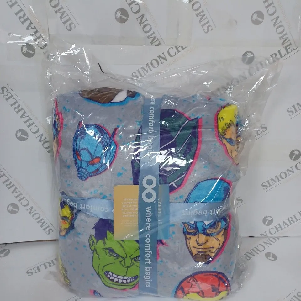 OODIE OVERSIZED WEARABLE BLANKET - THE AVENGERS