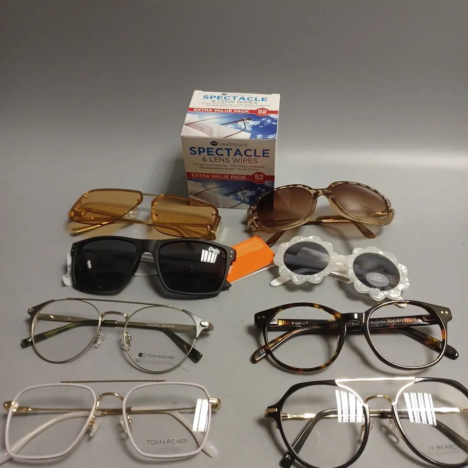 APPROXIMATELY 20 ASSORTED SPECTACLES/SUNGLASSES IN VARIOUS DESIGNS	