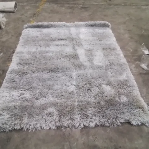 QUALITY DESIGNER AREA RUG - APPROXIMATELY 195x144