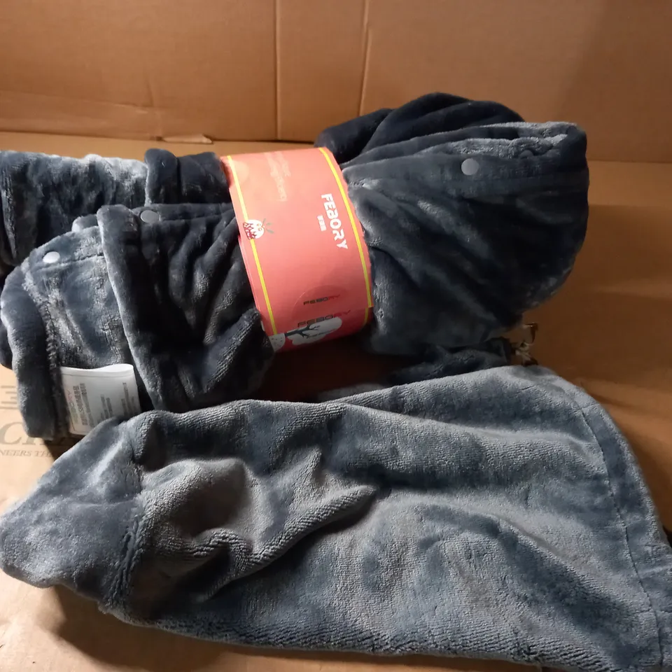 FEBORY SOFT THROW WITH CARRY CASE - GREY