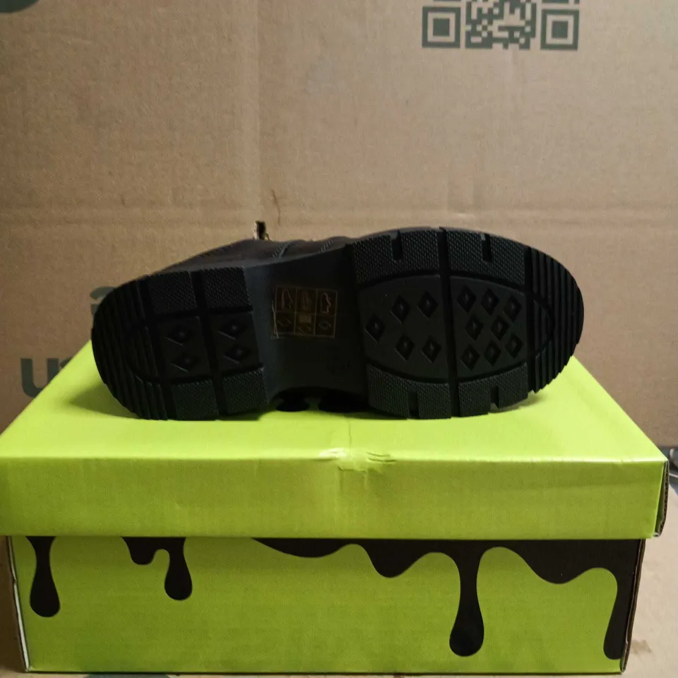 KOI KIDZ LIL RIMO CORE TRAINERS BLACK SIZE 12