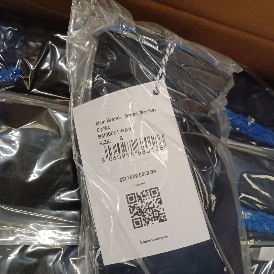 BOX OF APPROXIMATELY 30 x BRAND NEW BRASS MONKEY DIP MATS - navy // SIZE: S