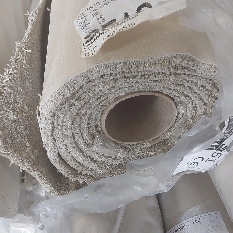 ROLL OF QUALITY FIRST IMPRESSIONS HUMBLE CARPET - APPROXIMATELY 5 x 5m
