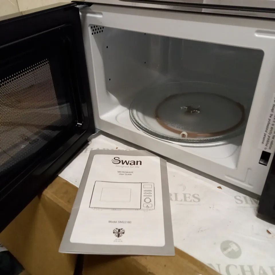 SWAN 20L 700W MANUAL MICROWAVE RRP £54
