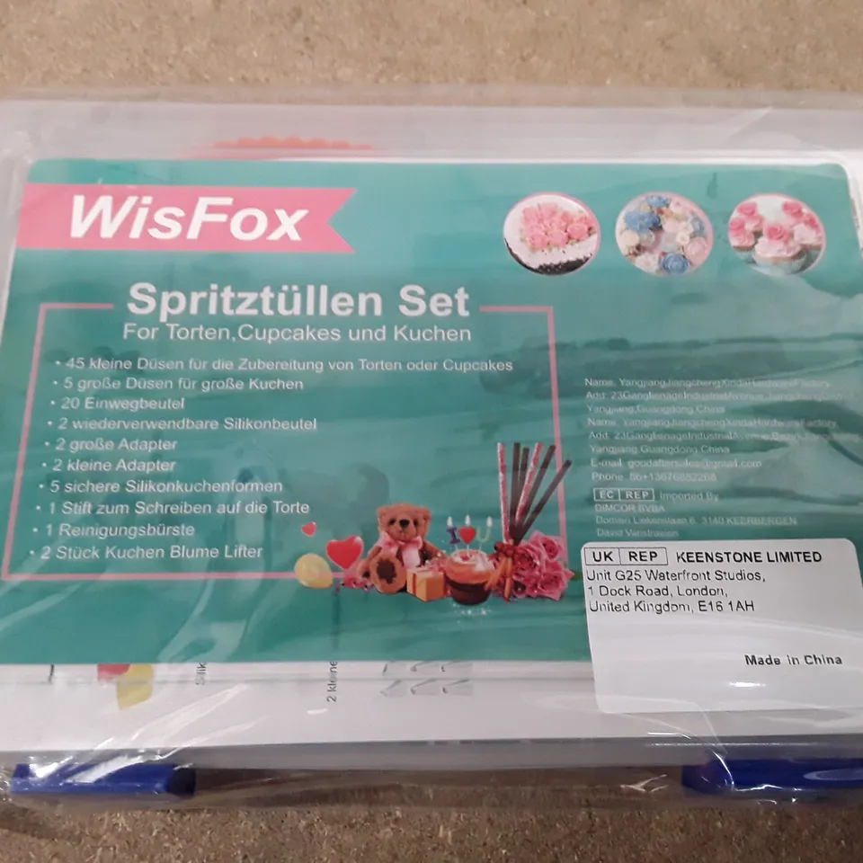 BOX CONTAINING 13 ICING PIPING KITS