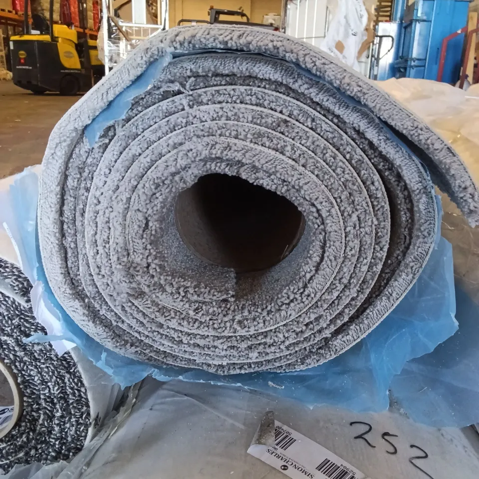 ROLL OF QUALITY FIRST IMPRESSIONS VISION CARPET // APPROX SIZE: 4.85 X 4.00M