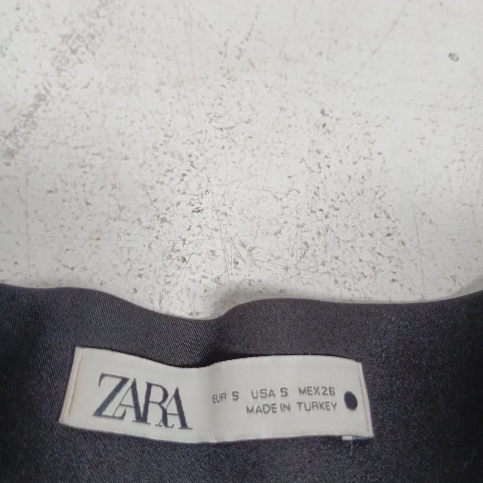 ZARA SHORTS – SIZE S (EUR S, USA S, MEX 26) – BLACK