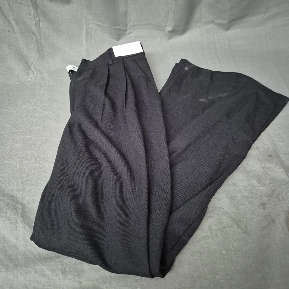 HOLLISTER LIVVY WIDE LEG TAILORED TROUSER IN BLACK SIZE S